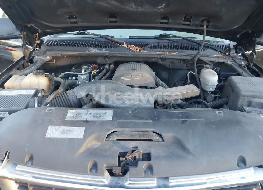 Photo 10 of 2005 Chevrolet Tahoe LS (VIN 1GNEK13T55J147242)