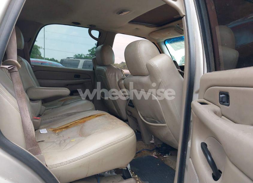 Photo 8 of 2005 Chevrolet Tahoe Z71 (VIN 1GNEK13T55R108667)