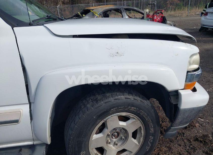 Photo 15 of 2005 Chevrolet Tahoe LT (VIN 1GNEK13T55R192411)