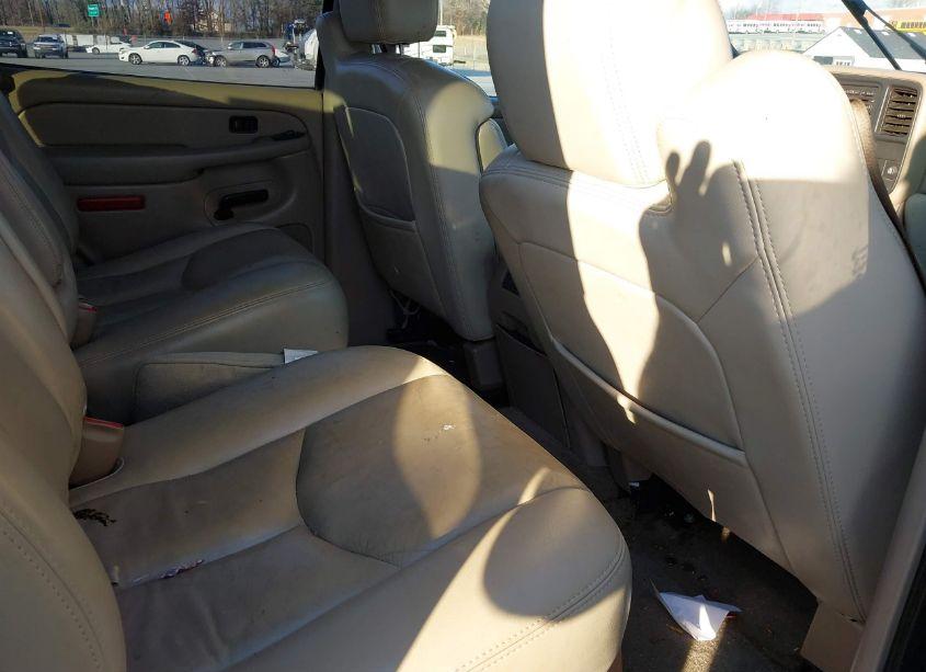 Photo 8 of 2005 Chevrolet Tahoe Z71 (VIN 1GNEK13T55R259637)