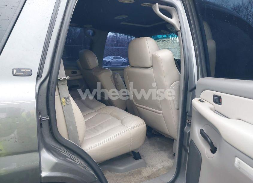 Photo 8 of 2001 Chevrolet Tahoe K1500 (VIN 1GNEK13T61J232455)