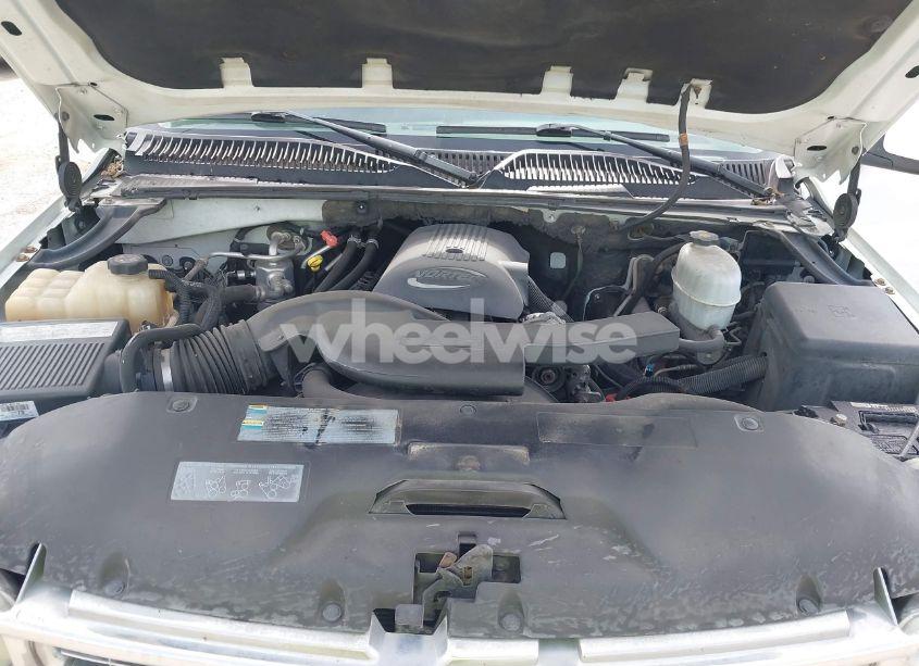 Photo 10 of 2004 Chevrolet Tahoe LT (VIN 1GNEK13T64J172388)