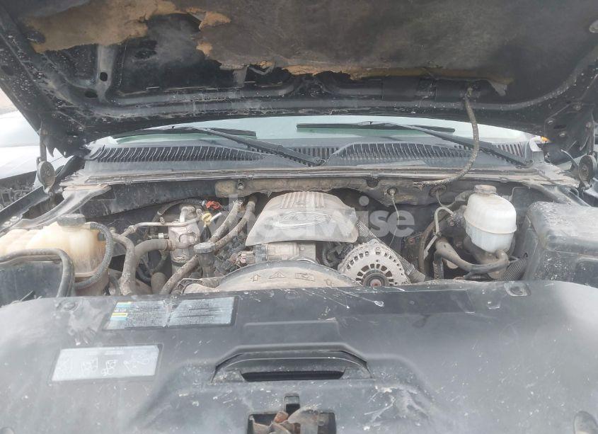 Photo 10 of 2004 Chevrolet Tahoe LT (VIN 1GNEK13T64R142485)