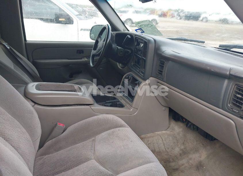 Photo 4 of 2004 Chevrolet Tahoe LS (VIN 1GNEK13T64R160193)