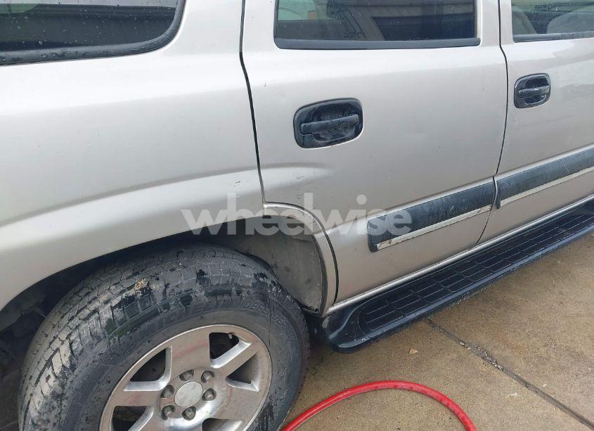 Photo 5 of 2004 Chevrolet Tahoe LS (VIN 1GNEK13T64R160193)