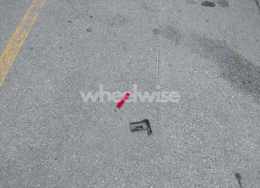 Photo 12 of 2005 Chevrolet Tahoe LS (VIN 1GNEK13T65J175180)