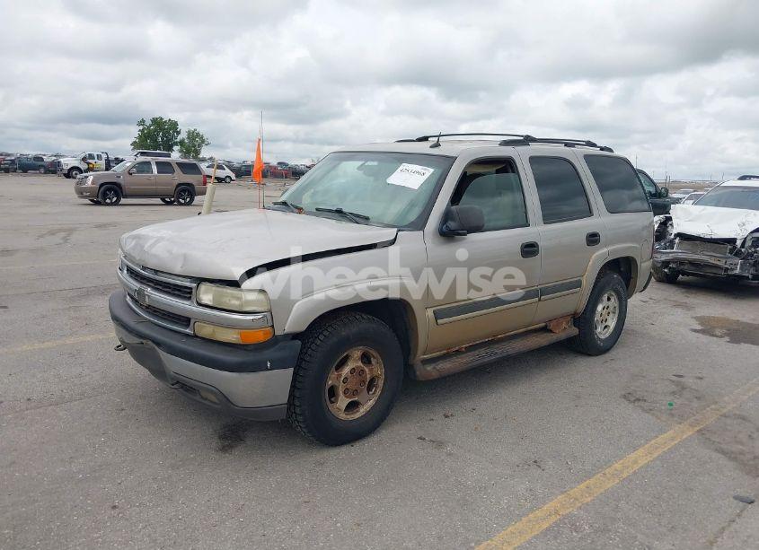 Photo 2 of 2005 Chevrolet Tahoe LS (VIN 1GNEK13T65J175180)