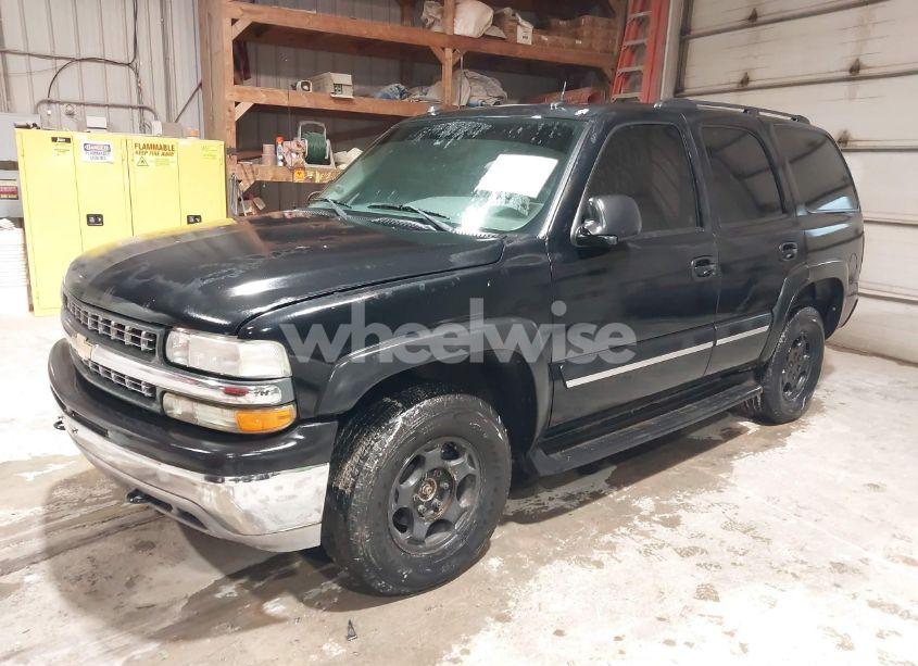 Photo 2 of 2005 Chevrolet Tahoe LS (VIN 1GNEK13T65J189354)