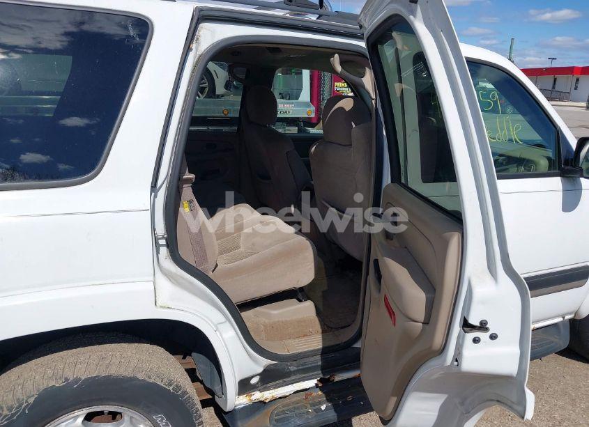 Photo 8 of 2005 Chevrolet Tahoe LS (VIN 1GNEK13T65J198121)
