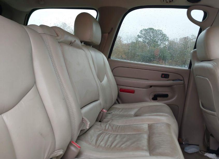 Photo 8 of 2005 Chevrolet Tahoe Z71 (VIN 1GNEK13T65R107592)