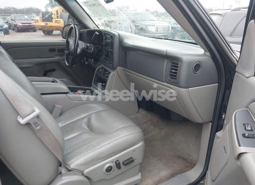 Photo 5 of 2005 Chevrolet Tahoe Z71 (VIN 1GNEK13T65R138857)