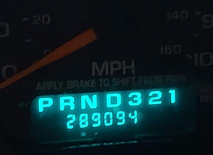 Photo 15 of 2000 Chevrolet Tahoe K1500 (VIN 1GNEK13T6YJ194820)