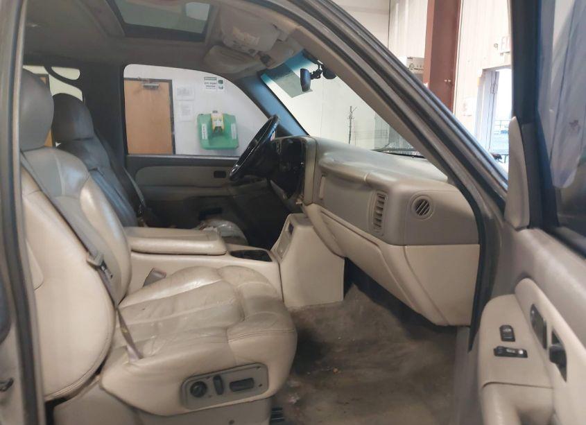 Photo 5 of 2000 Chevrolet Tahoe K1500 (VIN 1GNEK13T6YJ194820)