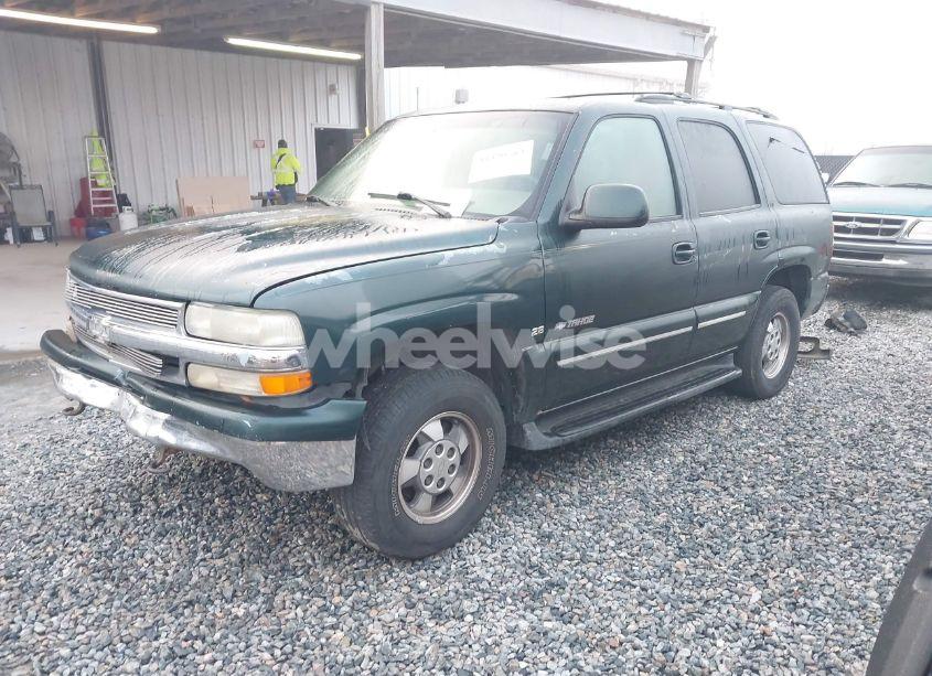 Photo 2 of 2001 Chevrolet Tahoe LT (VIN 1GNEK13T71J135491)