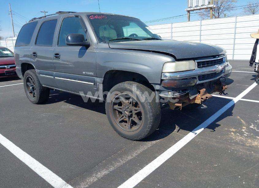 2001 Chevrolet Tahoe LS (VIN 1GNEK13T71J259468) main photo