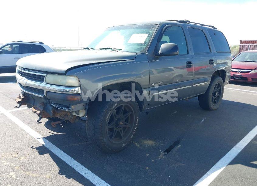 Photo 2 of 2001 Chevrolet Tahoe LS (VIN 1GNEK13T71J259468)