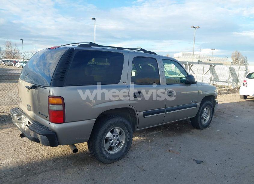 Photo 4 of 2001 Chevrolet Tahoe LS (VIN 1GNEK13T71J262435)