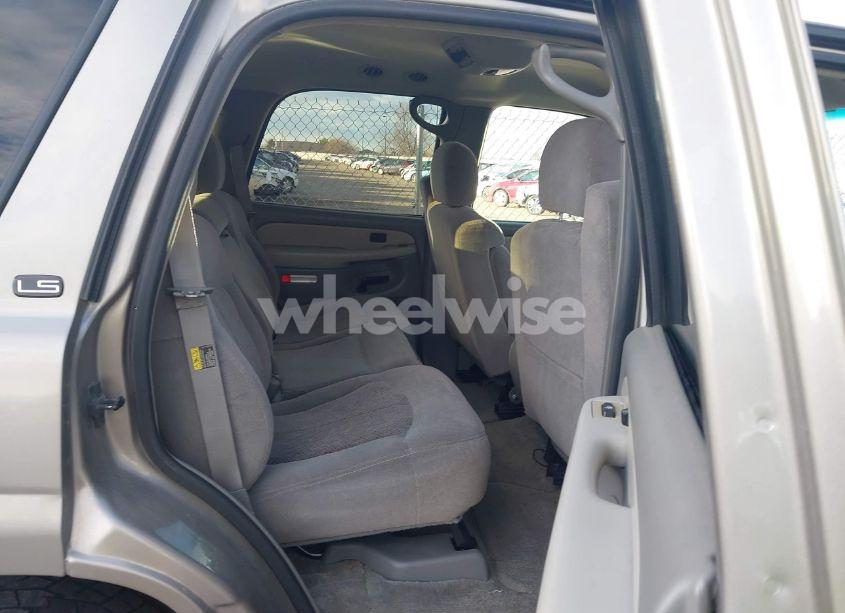 Photo 8 of 2001 Chevrolet Tahoe LS (VIN 1GNEK13T71J262435)