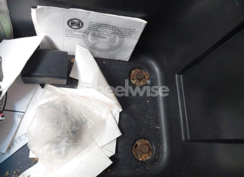 Photo 12 of 2001 Chevrolet Tahoe LS (VIN 1GNEK13T71R182375)