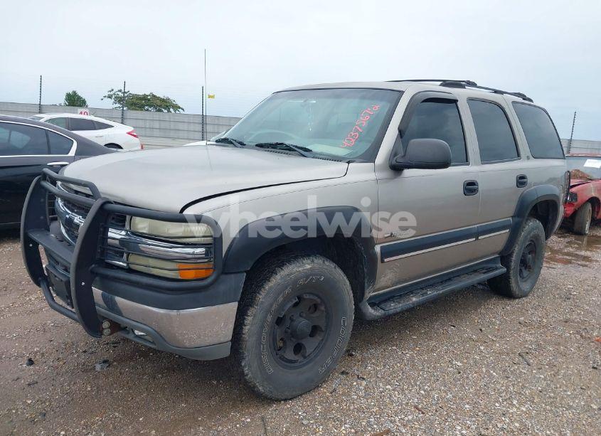 Photo 2 of 2001 Chevrolet Tahoe LS (VIN 1GNEK13T71R182375)