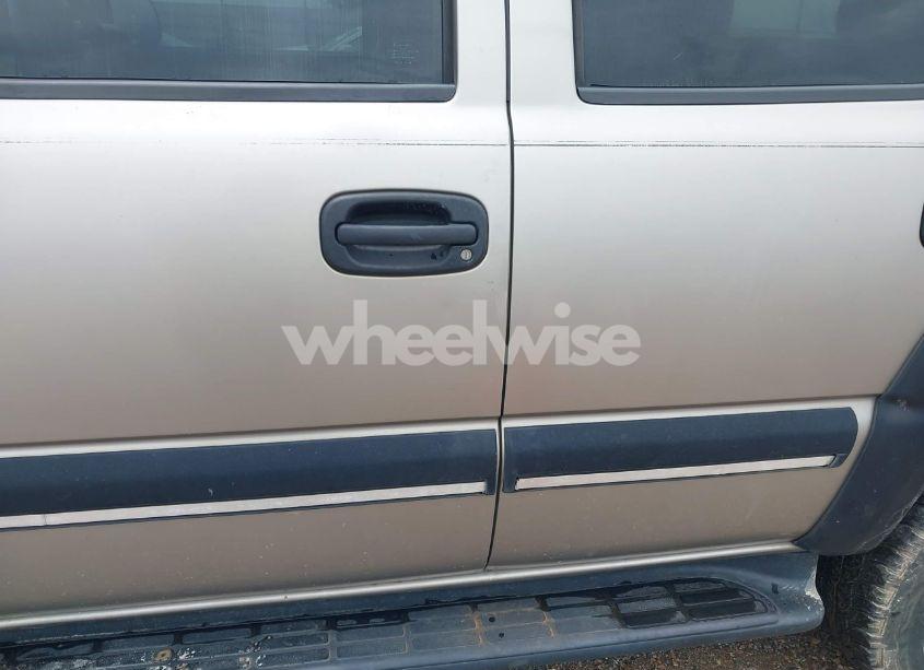 Photo 6 of 2001 Chevrolet Tahoe LS (VIN 1GNEK13T71R182375)