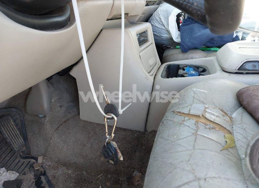 Photo 11 of 2001 Chevrolet Tahoe LS (VIN 1GNEK13T71R225256)