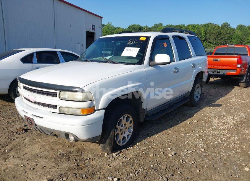Photo 2 of 2001 Chevrolet Tahoe LS (VIN 1GNEK13T71R225256)