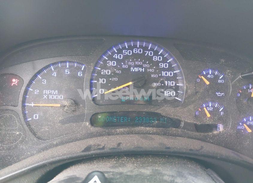Photo 7 of 2003 Chevrolet Tahoe LS (VIN 1GNEK13T73J244424)