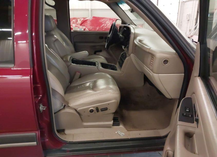 Photo 5 of 2005 Chevrolet Tahoe LT (VIN 1GNEK13T75J177679)