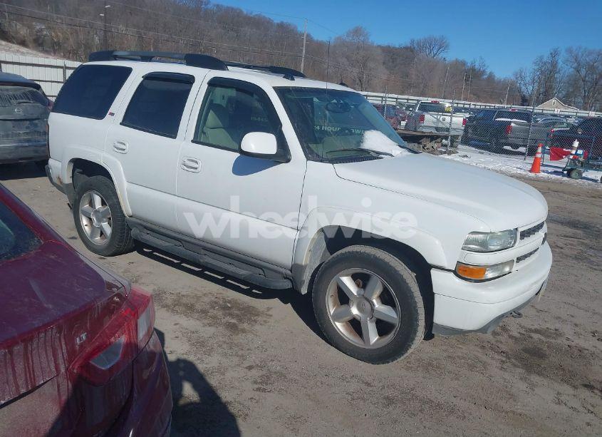 2005 Chevrolet Tahoe Z71 (VIN 1GNEK13T75R102269) main photo