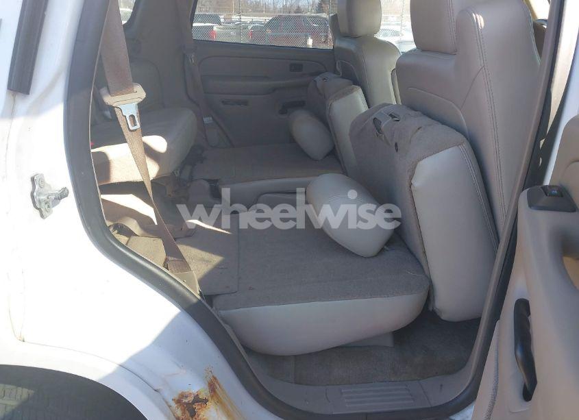 Photo 8 of 2005 Chevrolet Tahoe Z71 (VIN 1GNEK13T75R102269)