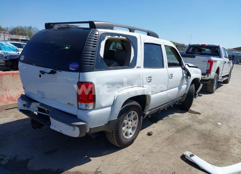 Photo 4 of 2005 Chevrolet Tahoe Z71 (VIN 1GNEK13T75R131741)