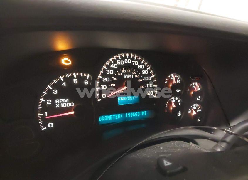 Photo 7 of 2005 Chevrolet Tahoe LS (VIN 1GNEK13T75R137331)