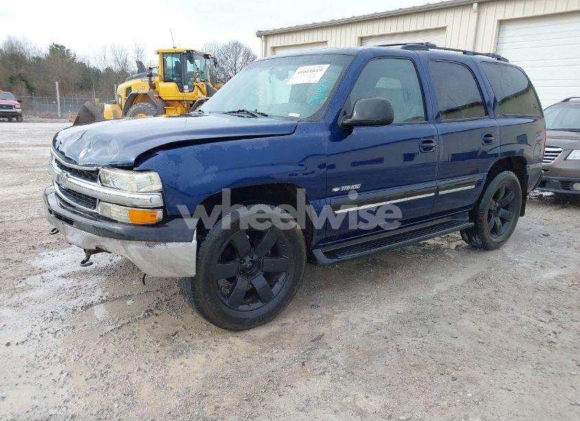 Photo 2 of 2001 Chevrolet Tahoe LT (VIN 1GNEK13T81J207380)