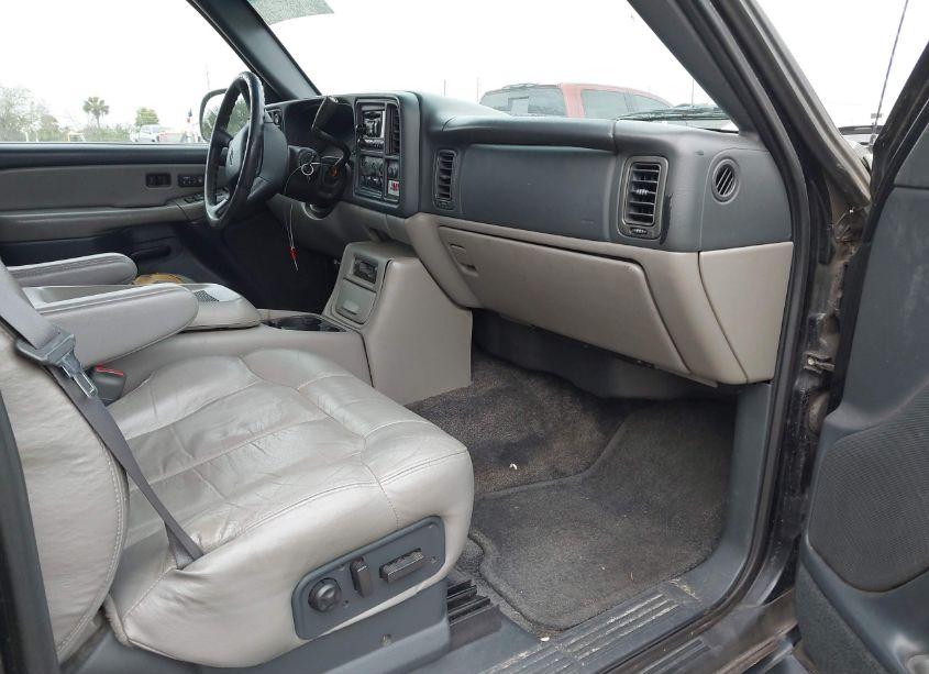 Photo 5 of 2001 Chevrolet Tahoe LT (VIN 1GNEK13T81J213521)