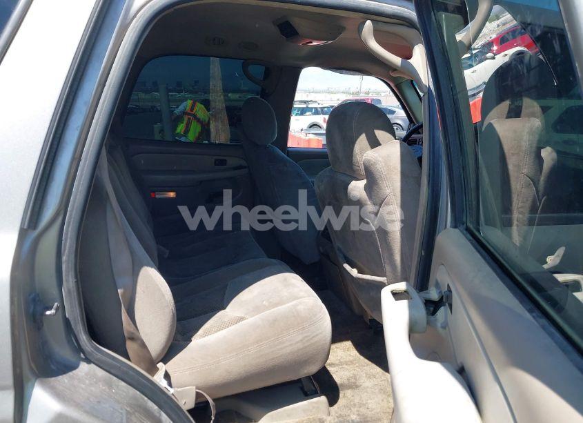 Photo 8 of 2003 Chevrolet Tahoe LS (VIN 1GNEK13T83J329319)