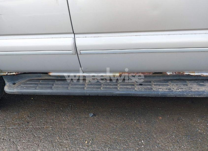 Photo 14 of 2004 Chevrolet Tahoe LT (VIN 1GNEK13T84J238990)