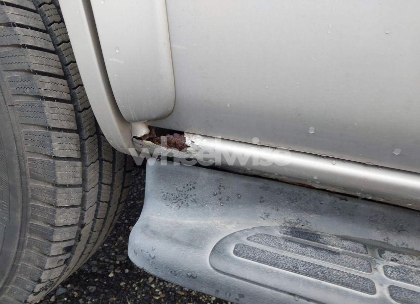 Photo 6 of 2005 Chevrolet Tahoe LT (VIN 1GNEK13T85J131410)