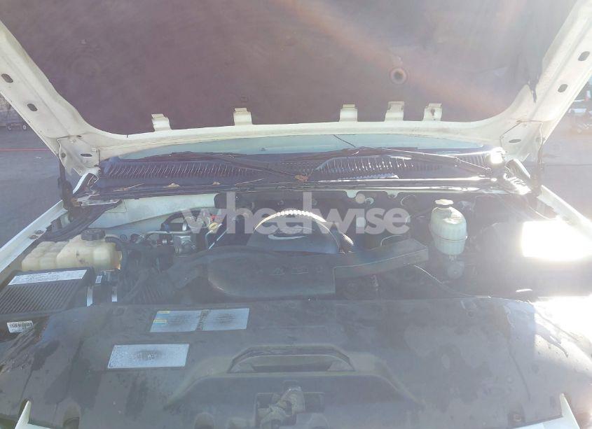 Photo 10 of 2005 Chevrolet Tahoe K1500 (VIN 1GNEK13T85R155515)