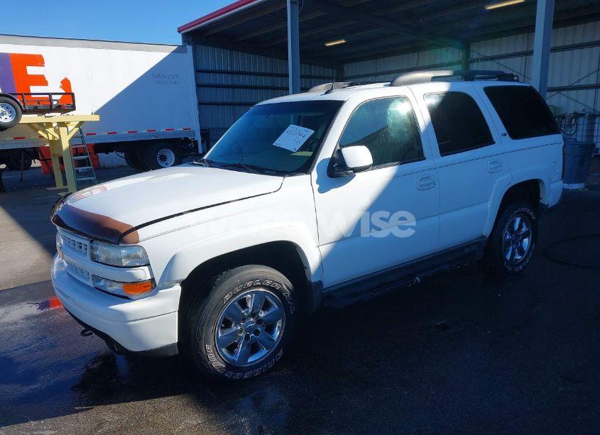 Photo 2 of 2005 Chevrolet Tahoe K1500 (VIN 1GNEK13T85R155515)