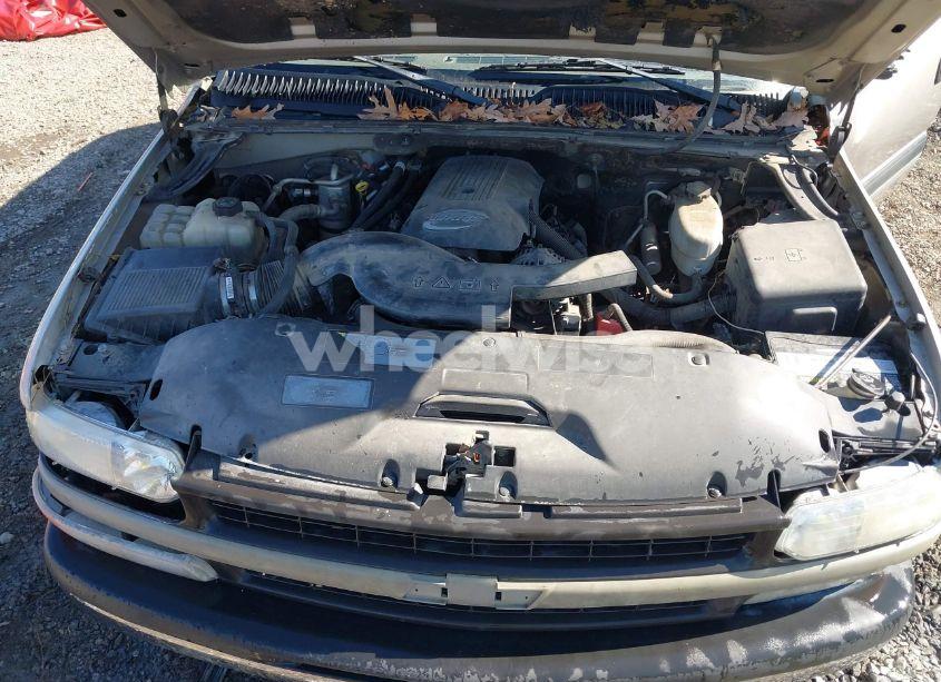 Photo 10 of 2005 Chevrolet Tahoe LS (VIN 1GNEK13T85R227605)