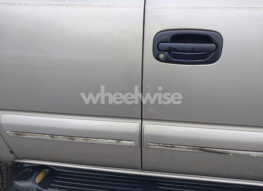 Photo 6 of 2000 Chevrolet Tahoe ALL NEW LS (VIN 1GNEK13T8YJ143318)