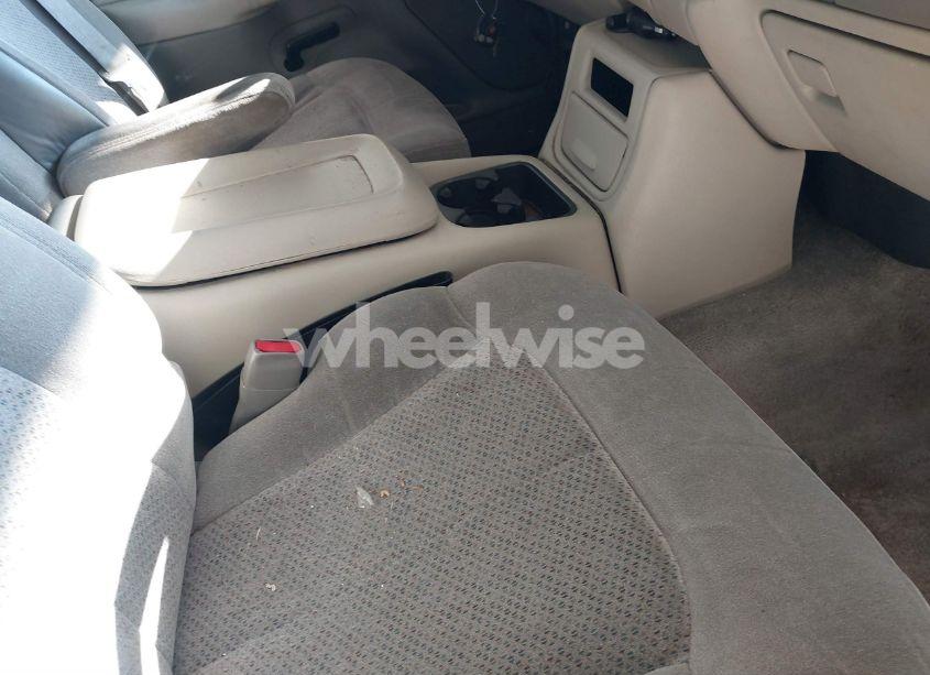 Photo 5 of 2001 Chevrolet Tahoe LS (VIN 1GNEK13T91J286994)