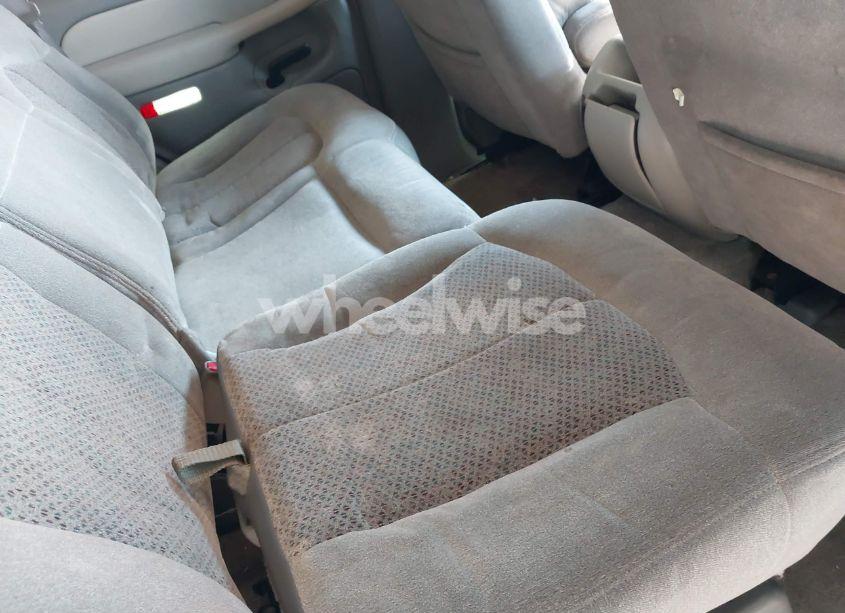 Photo 8 of 2001 Chevrolet Tahoe LS (VIN 1GNEK13T91J286994)