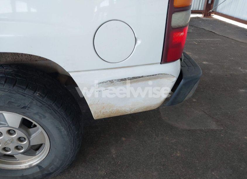 Photo 12 of 2001 Chevrolet Tahoe LS (VIN 1GNEK13T91R115616)