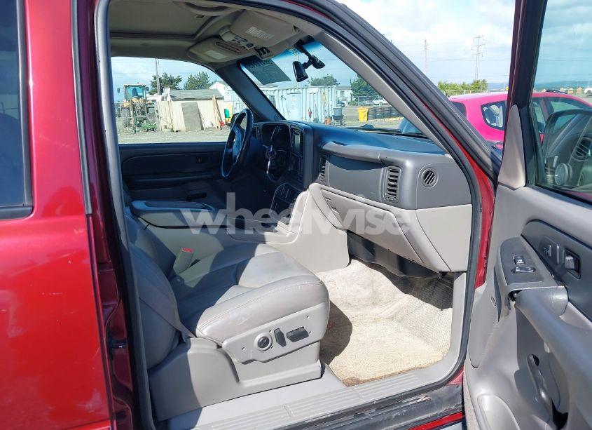 Photo 5 of 2003 Chevrolet Tahoe LT (VIN 1GNEK13T93R128286)