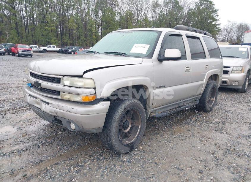 Photo 2 of 2005 Chevrolet Tahoe Z71 (VIN 1GNEK13T95R121440)