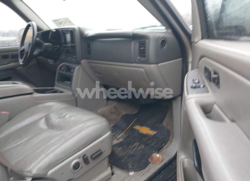 Photo 5 of 2005 Chevrolet Tahoe Z71 (VIN 1GNEK13T95R121440)