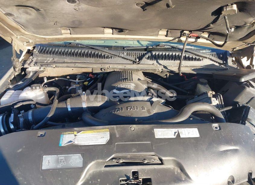 Photo 10 of 2001 Chevrolet Tahoe LT (VIN 1GNEK13TX1J132956)