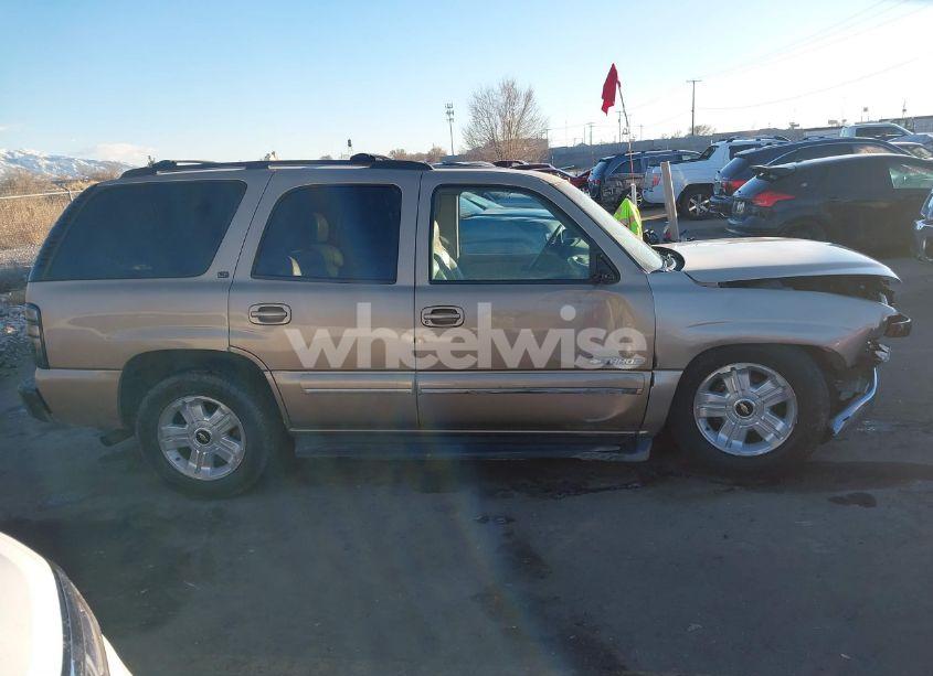 Photo 13 of 2001 Chevrolet Tahoe LT (VIN 1GNEK13TX1J132956)